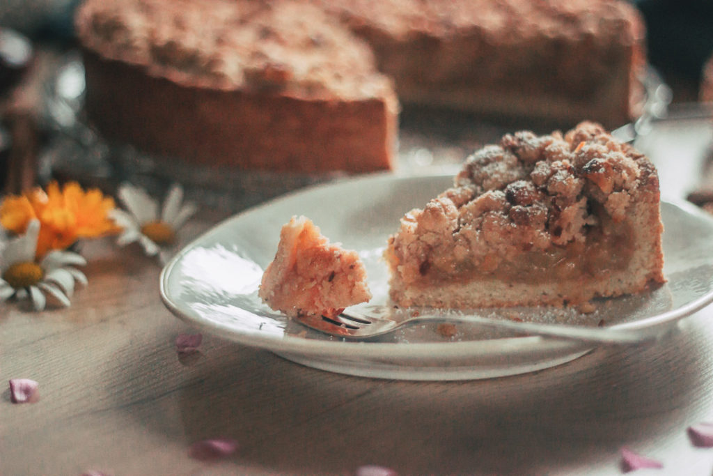 veganer apfelkuchen mit streuseln