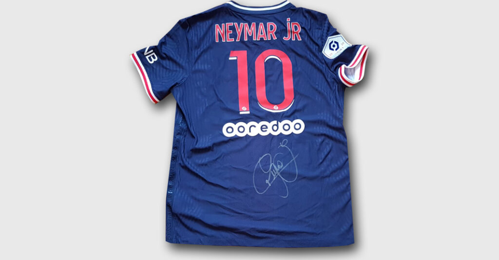 Neymar Versteigert Sein Signiertes Original Trikot Für Den Guten Zweck