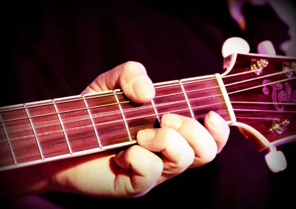 10 Gitarrengriffe Für Anfänger (Kompletter Leitfaden) | Klangheld