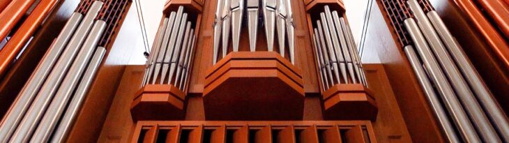 get 2 manual organ background