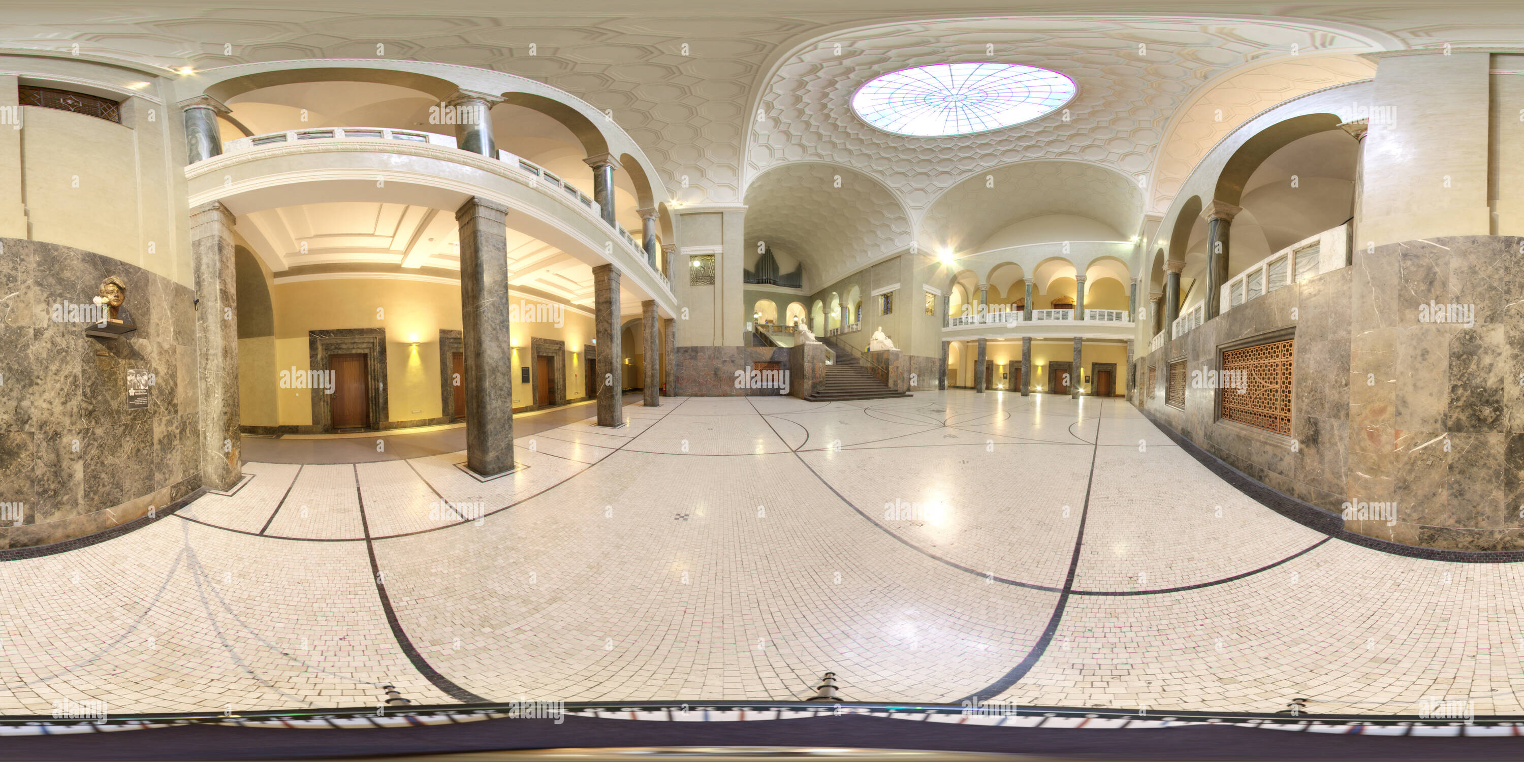 360° view of LMU München Lichthof - Alamy