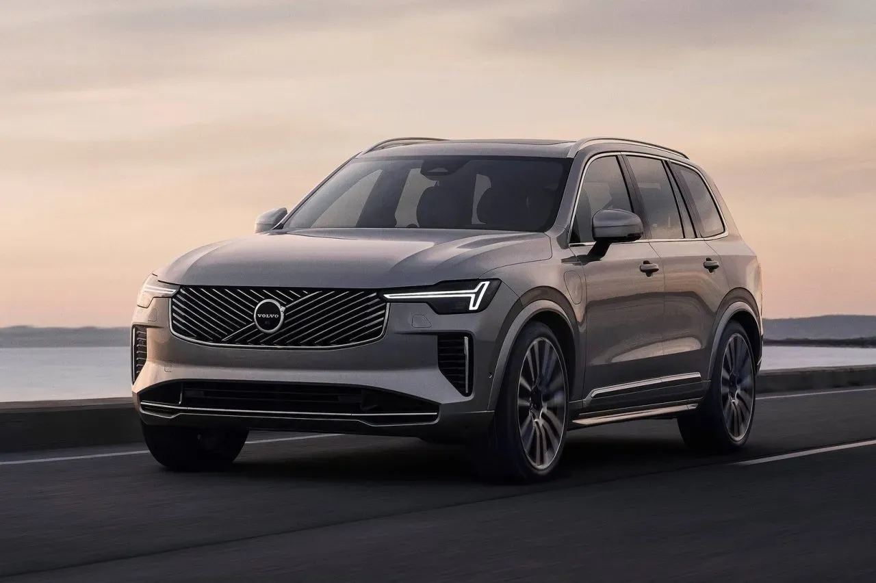  Volvo XC60 2026: Análisis a Fondo, Motores y Precios Motiv 