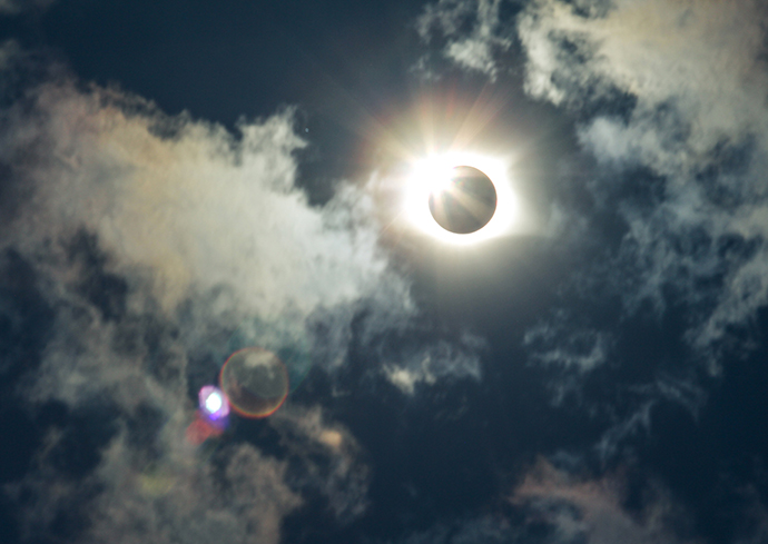  Foto zu How the Eclipse May Change What You See and Sense — Syracuse University 