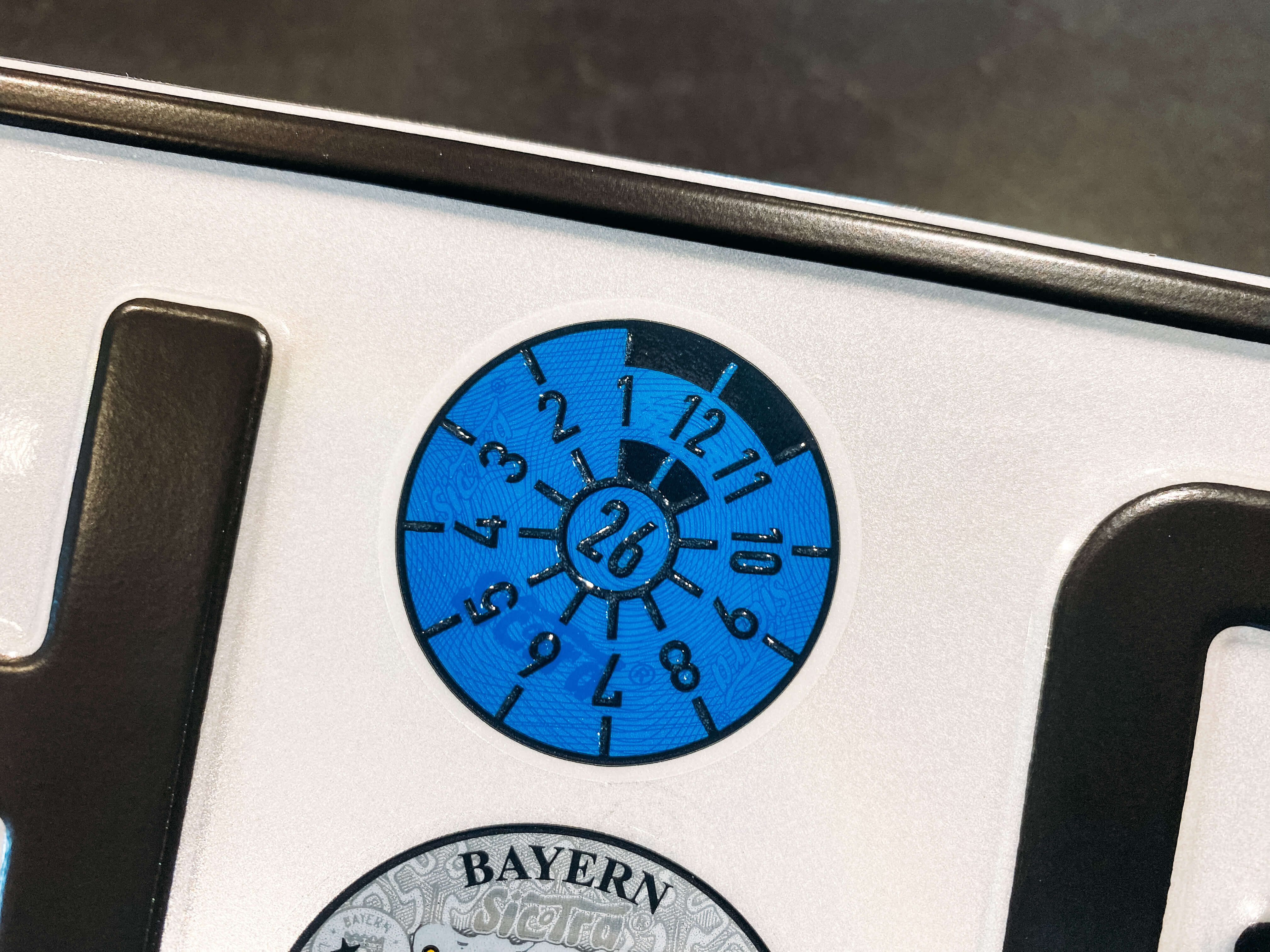  TÜV-Plakette richtig ablesen - Autohaus Fersch 