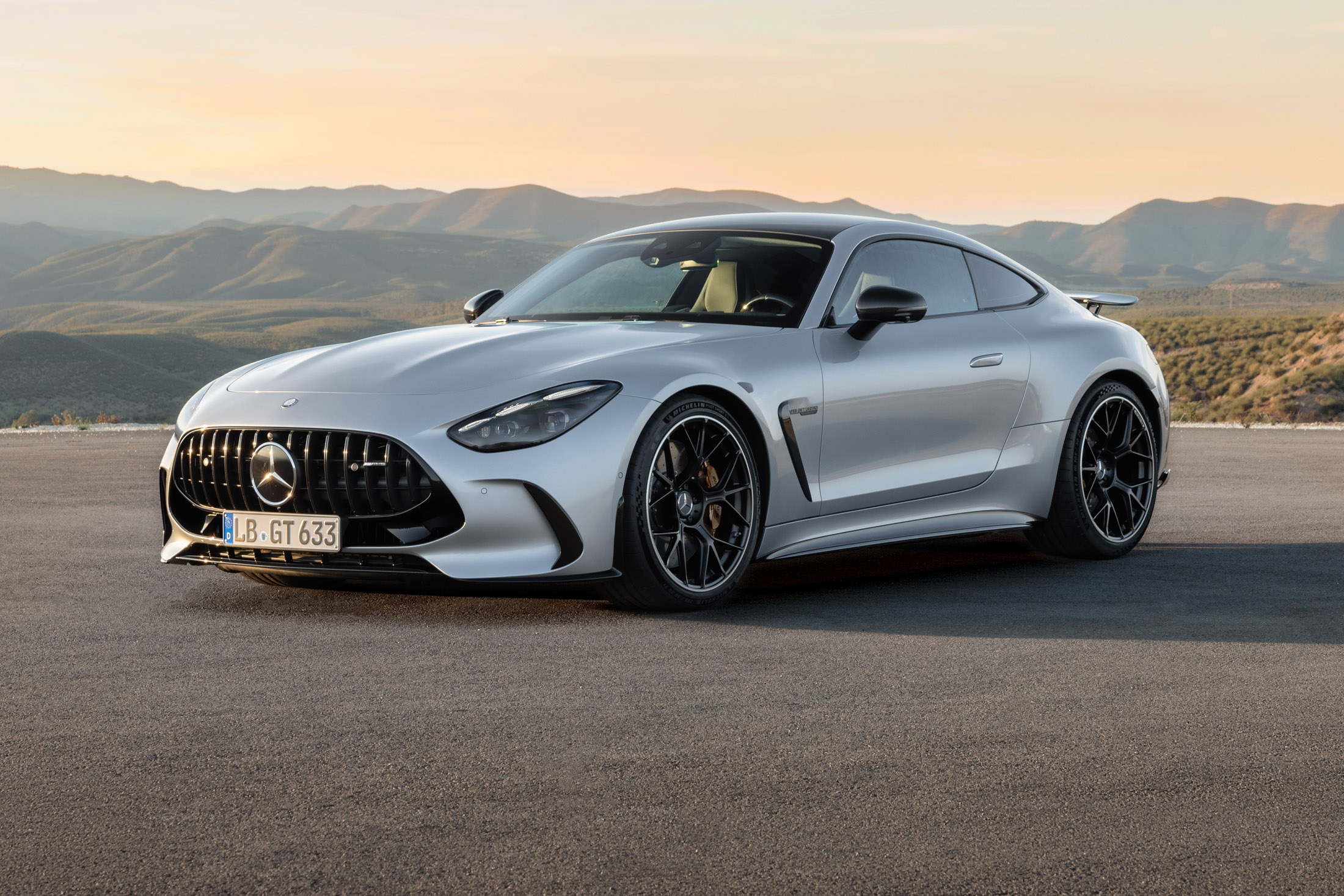  Foto zu 2024 Mercedes-Benz AMG GT Photos: A Next Generation Sports Car - Bloomberg 