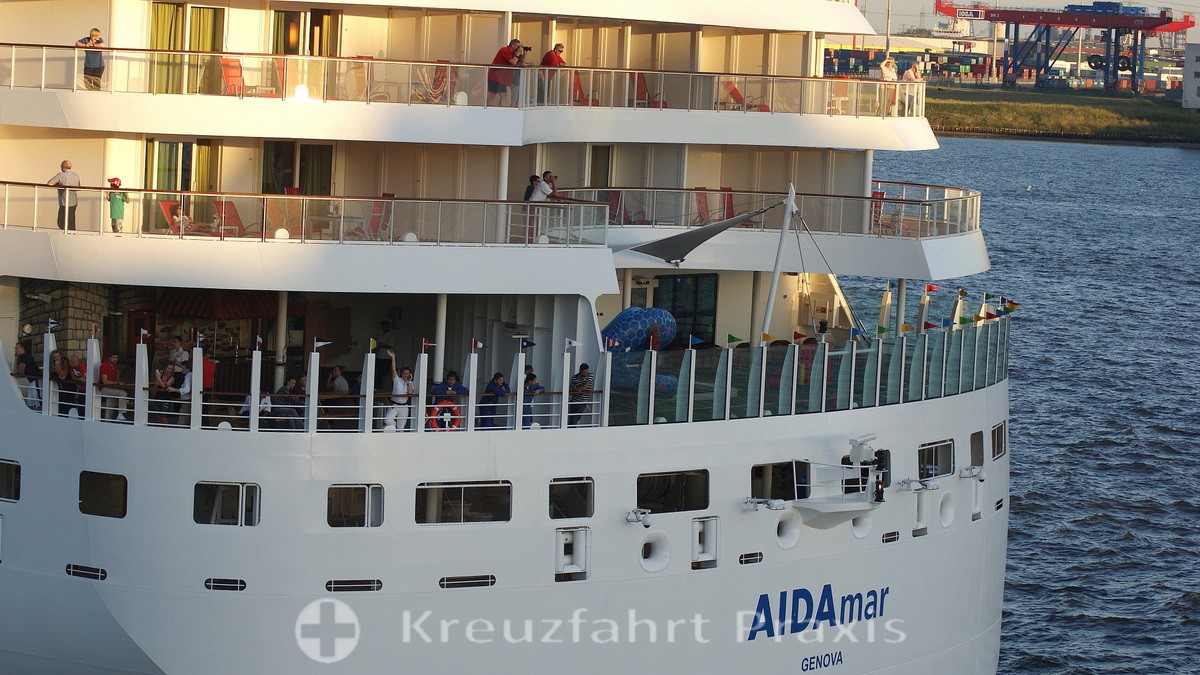  AIDAmar Saisonstart 2024 in Warnemünde: Große Party am Kreuzfahrtkai 