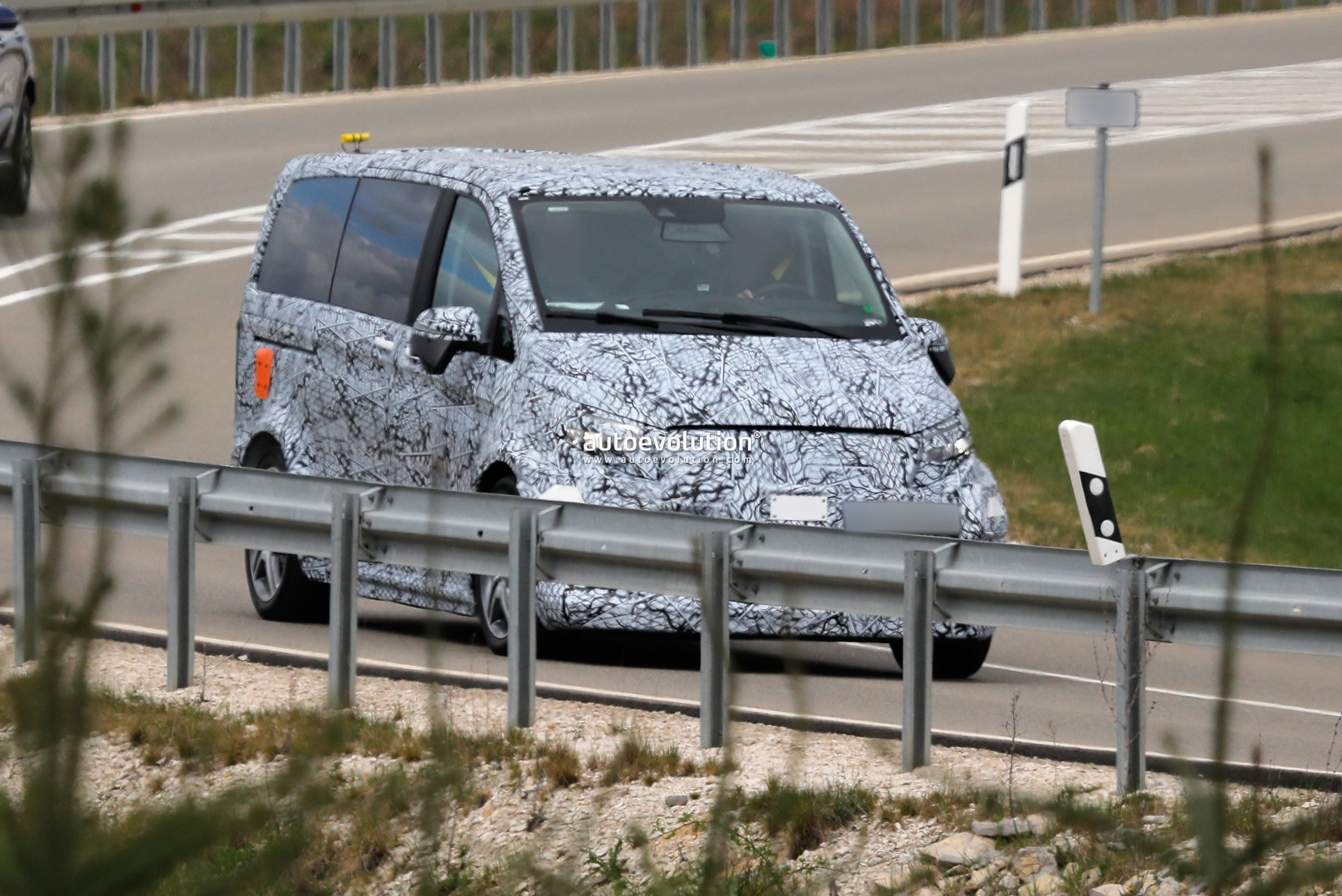  Next-Gen 2026 Mercedes-Benz V-Class Mule Spied With Electric Power Motiv 