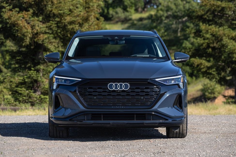  2026 Audi Q8 e-tron Specs, Price, Dimensions - Inside The Hood Motiv 