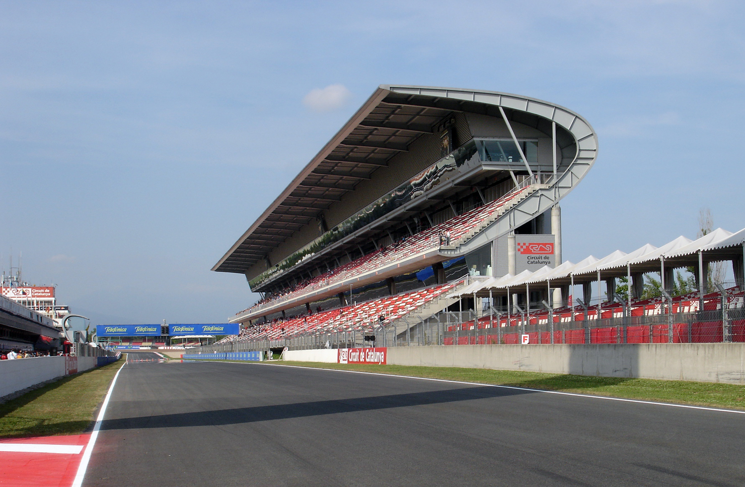  Foto zu File:F1 Circuit de Catalunya - Tribuna.jpg - Wikipedia, the free 